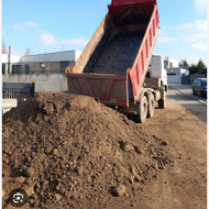 Reikalingas augalinis sluoksnis prieš žolės sėjimą apie 15 kubų, pasilyginimui ir panašiai