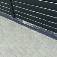 Tvoros betoninio pamato (cokolio) paruošimas ir dažymas (~220 m)