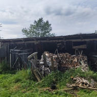 Ieškoma komanda kuri nugriautų tvartą/namą ir viską išvežtų