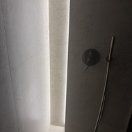 Reikia įrengti 3 plytelių lentynėles dušo nišoje (Kaunas)