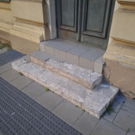 Laiptų remontas (plytelių perklijavimas)
