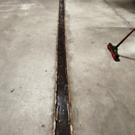 Reikia išvalyti 160 m. vandens nubegimo latakų pozeminiam parkinge ir 6 vandens surinkimo šulinius.