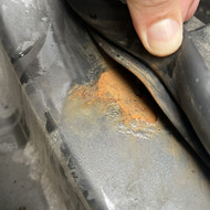 Ieškau meistrų keliems kėbulo defektams sutvarkyti (automobilis: Volkswagen)