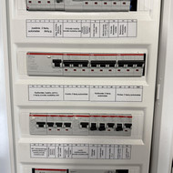 Elektrikas namo įlajų sutvarkymui