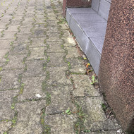 Trinkelių pakėlimas palei pamatus