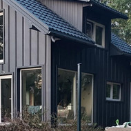 Ieškau meistro, kuris apskardintų kaminą ir rengtų lietvamzdžius
