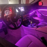 Ieškau kas daro mašinų vidaus apdaila su led