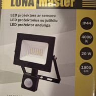 Reikia pakeisti neveikiantį lauko šviestuvą į šviestuvą su jutikliu
