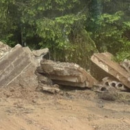Isvezti statybinius siuksles (perdangu ploksciu likucius)