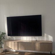 TV komodos perkėlimas, elektros lizdo sutvarkymas ir sienos remontas Vilniuje