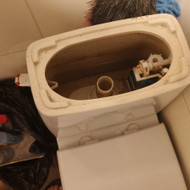 Tuoleto bakeli mechanizmo pilnas pakeitimas