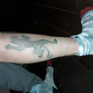 Turiu sena tattoo ant kojos, noreciau ant virsaus kitos